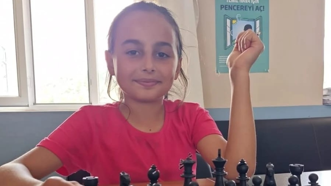 Minik Eller,Büyük Hayaller Aksaağaç İlkokulu Satranç Turnuvası Etkinliğimiz